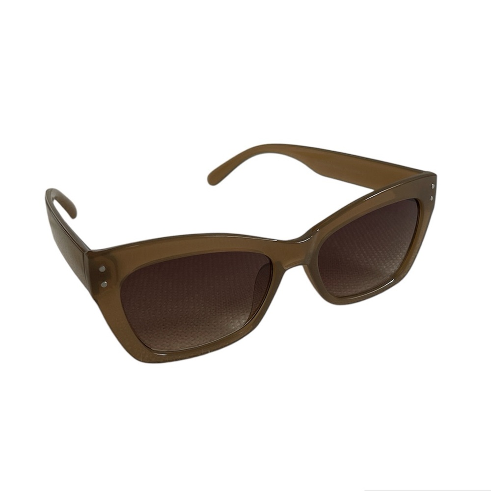 Light brown cat eye sunglasses